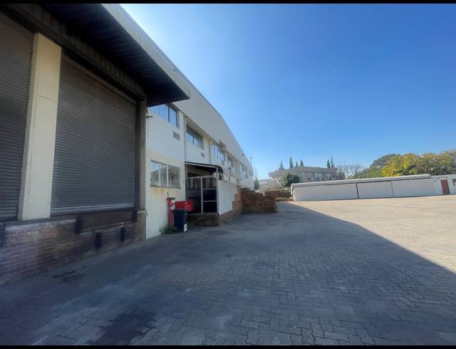 2,528M² FACTORY TO LET IN JET PARK